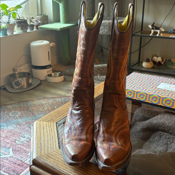 Brown Western Heeled Boots - Picture 2 of 5